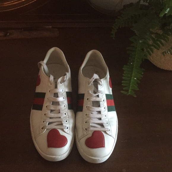 COPY - Gucci Ace Embroidered Heart Trainers - Picture 1 of 9